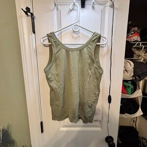 NWT Lululemon Women's Size 8 Nulu Fold Classic Fit Tank - RSMG Color